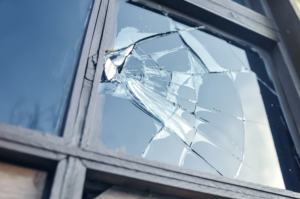 8 Signs It's Time to Replace Your Windows.jpg
